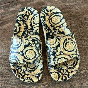 Black & Gold Baroque Slide Sandals size 35 (us 3.5)